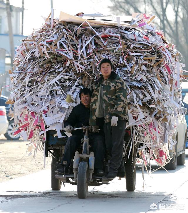 大街上回收廢品的人，一個(gè)月能賺多少錢(qián)？